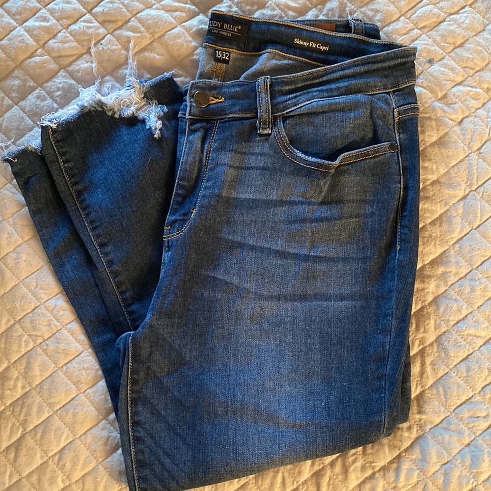 JUDY BLUE 👖 Size 15 Skinny Fit Capri